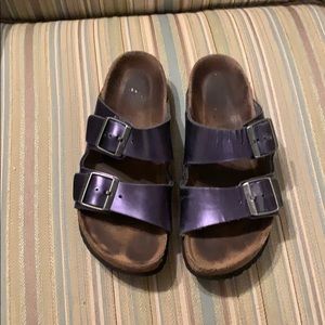 Metallic purple Arizona Birkenstock’s, siz…